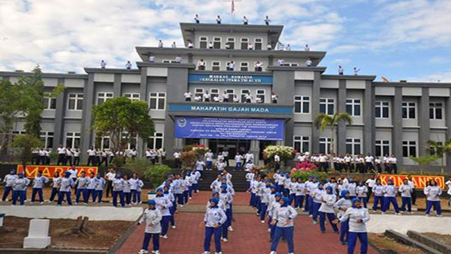 Sambut HUT Jalasenastri Prajurit Lantamal VII Menari Gemu Famire